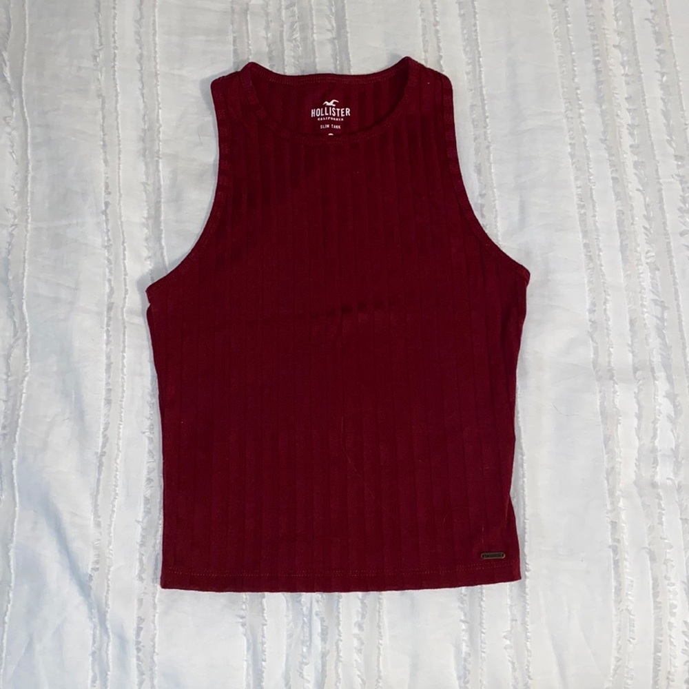 Hollister XS dark red slim tank